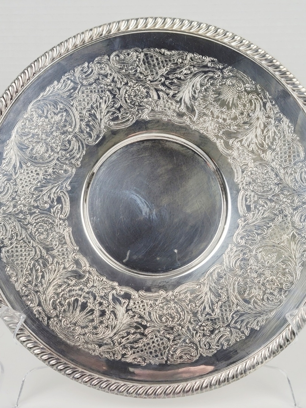 English Silver Co~Silver Plated Round Serving Tray~Engraved Floral~Rope Edge~12"